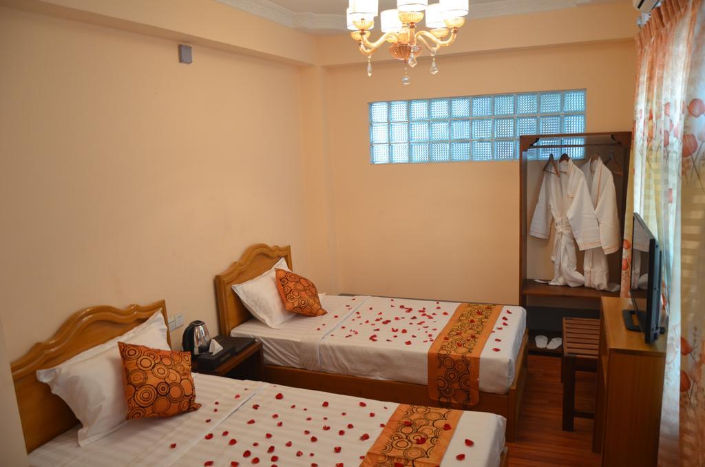 Royal Yadanarbon Hotel Mandalay Exterior photo