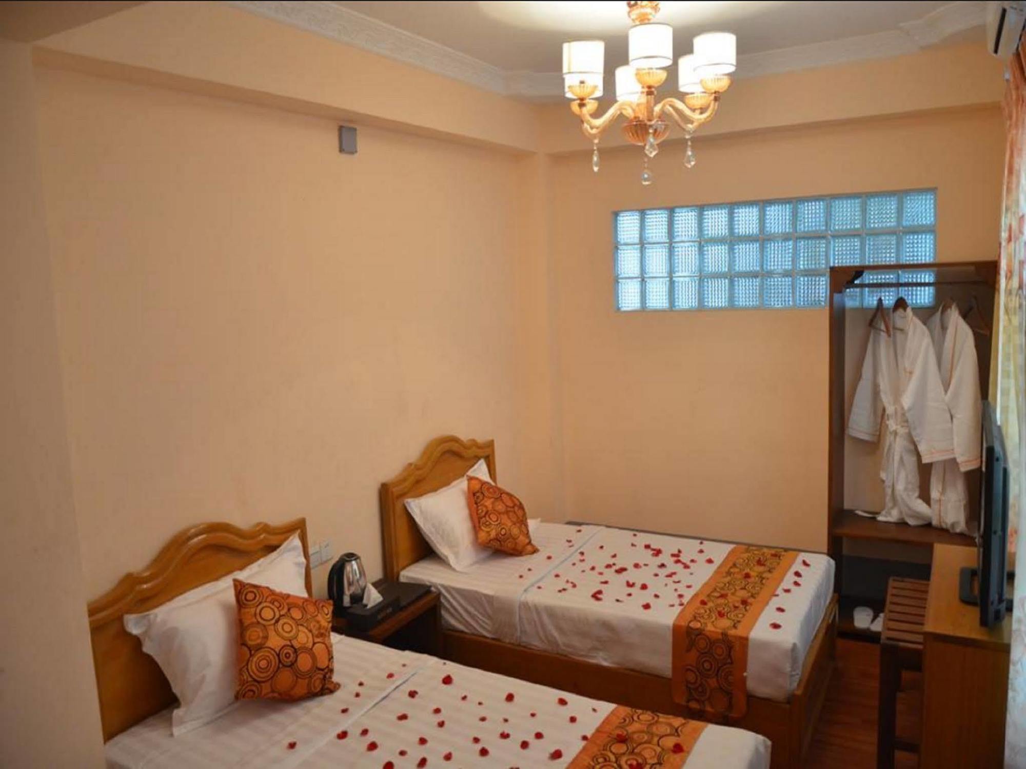 Royal Yadanarbon Hotel Mandalay Exterior photo