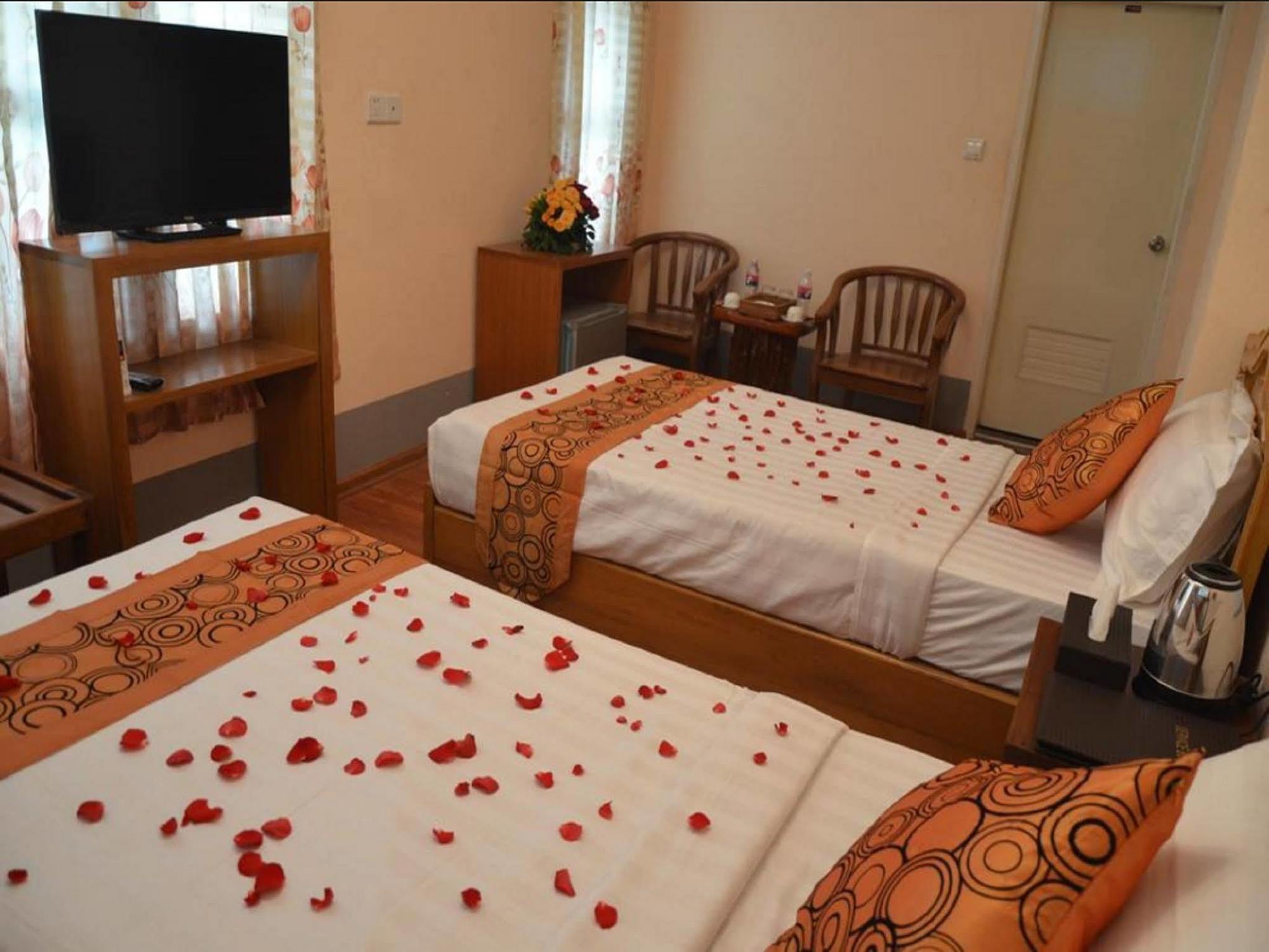 Royal Yadanarbon Hotel Mandalay Exterior photo