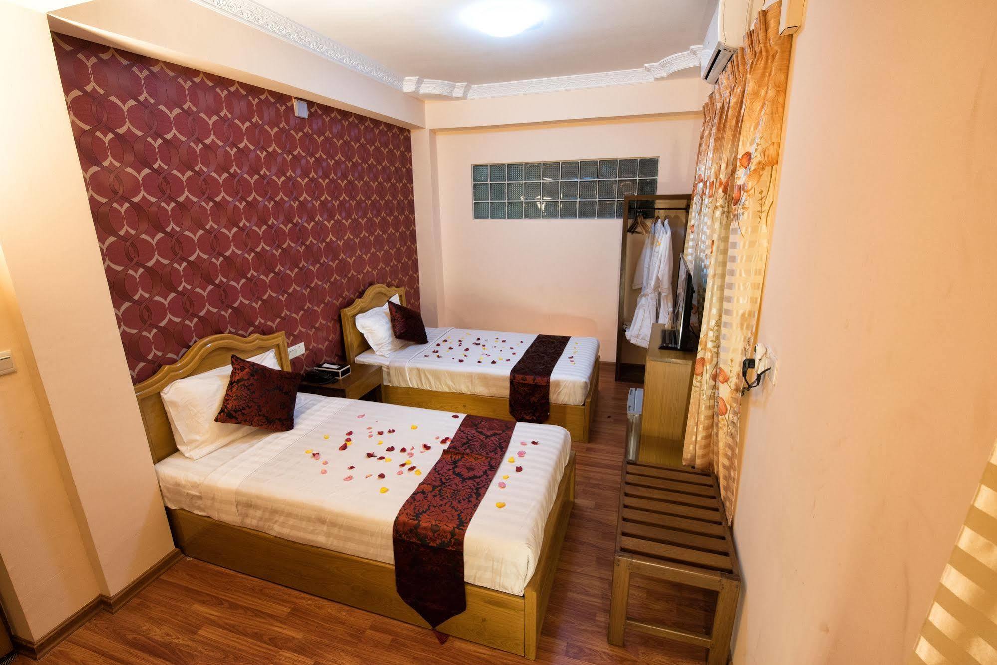 Royal Yadanarbon Hotel Mandalay Exterior photo