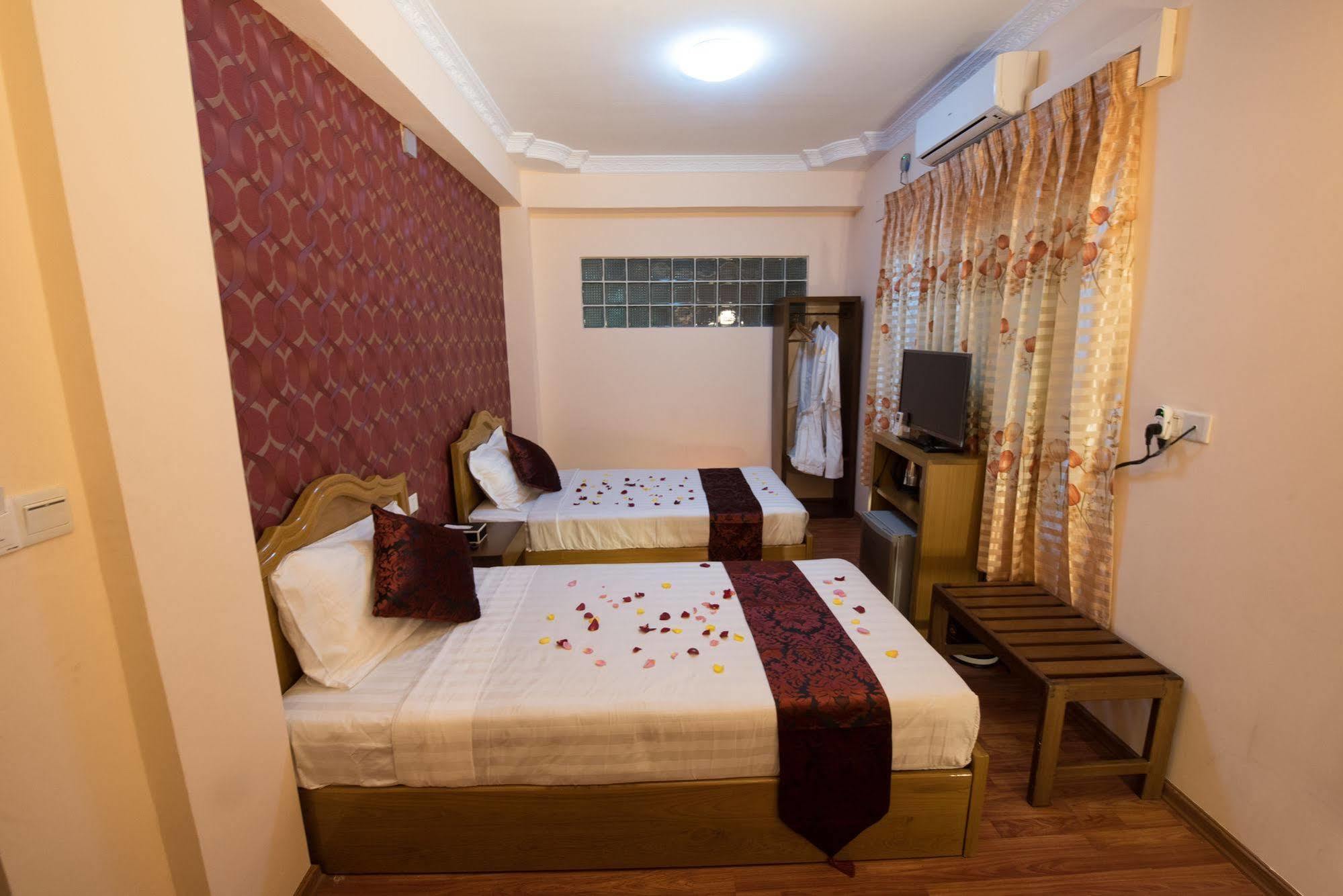 Royal Yadanarbon Hotel Mandalay Exterior photo